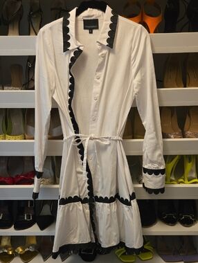Cynthia Rowley White Long-Sleeve Dress with Black Scallop Trim Size S